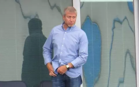La Premier League destituye a Abramovich de la presidencia del Chelsea