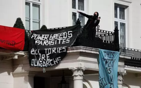 Tomaron mansi�n de multimillonario ruso en Londres para entregarla a refugiados