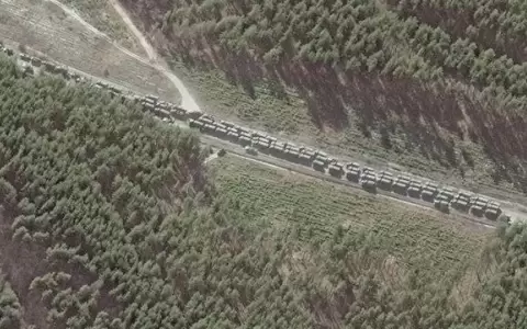 Convoy ruso se dirige a Kiev mientras se intensifican ataques sobre J�rkiv y Jers�n