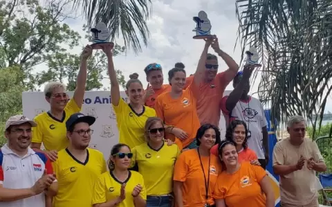 Sajonia es campe�n de la Copa Aniversario