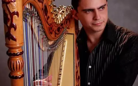 Marcelo Rojas se presenta en el Teatro Municipal