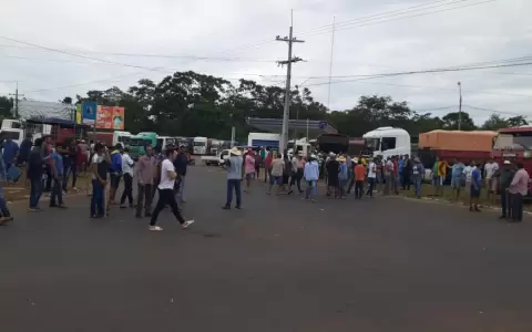 Levantan parcialmente bloqueos de rutas tras cinco d�as de movilizaci�n
