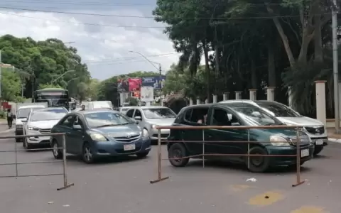 Por suba de combustibles: bloquean varias avenidas y el caos "reina" en Asunci�n