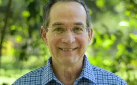Mart�n Burt lanza su precandidatura a la presidencia de la Rep�blica