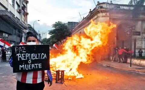 Se cumplen cinco a�os de la quema del Congreso y Abdo lo recuerda en redes