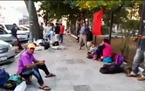 Campesinos se concentran en plaza O'Leary tras cierre de la Uruguaya