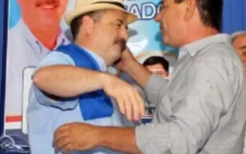Intrigas y traici�n en carpas azules por cupo en el TSJE