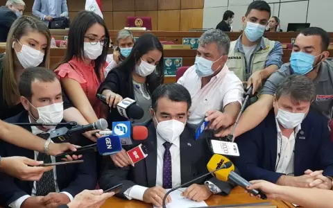 Ejecutivo analizar� propuesta de reducir costo de carburantes y eliminar el ISC
