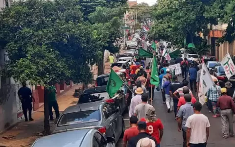 Contin�a marcha campesina por derogaci�n de ley Zavala-Riega