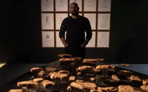 Nasser Alzayani gana el premio del Louvre de Abu Dhabi