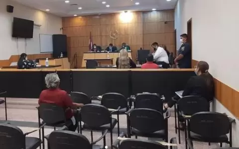 Condenaron a hombre a un a�o de c�rcel por abuso de gallina