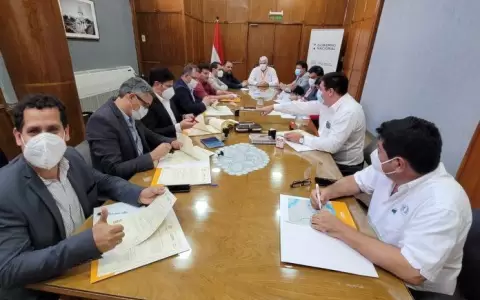 Concretan acuerdo para pavimentar diez municipios de Caaguaz�
