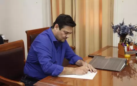 Salyn Buzarquis tambi�n pelear� por ser ministro del TSJE