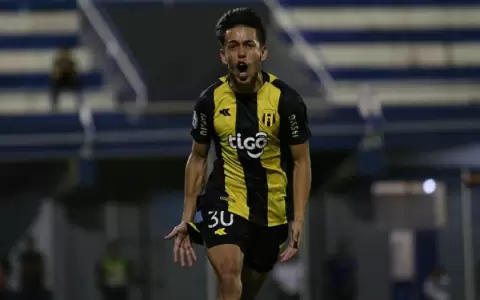 Guaran� consigue su primer triunfo en el torneo ante 12 de Octubre