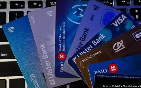 Visa y Mastercard suspenden operaciones en Rusia