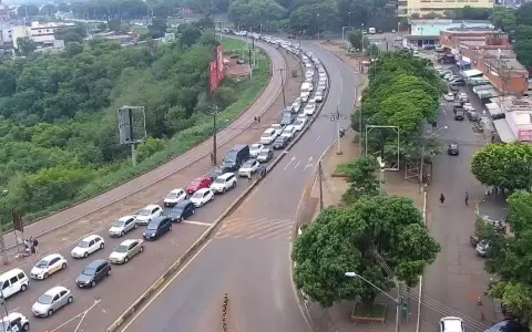 Alto Paran�: manifestantes bloquean totalmente el Puente de la Amistad