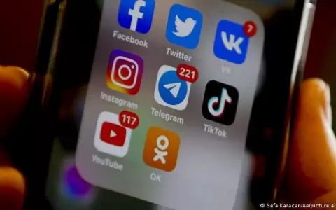 Rusia proh�be Facebook e Instagram por presunta "actividad extremista"