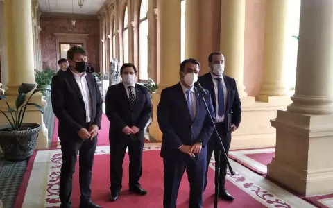 Presidente pidi� a Equipo Econ�mico alternativas para evitar m�s subas de combustibles