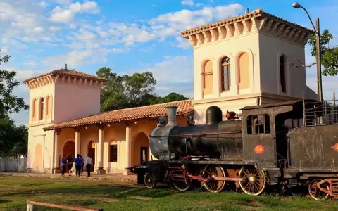 Estaci�n de Piray�, turismo e historia.