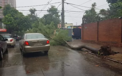 Tormentas y lluvias intensas seguir�n, anuncia meteorolog�a