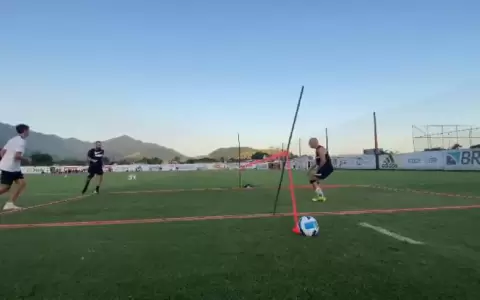 �Nada mal! As� juega al pikiv�ley el presidente Miguel Cardona