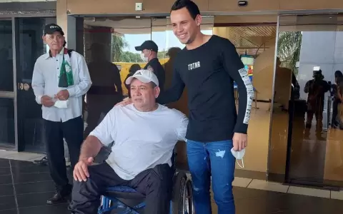 Futbolista paraguayo que huy� de la guerra ya se encuentra en el pa�s