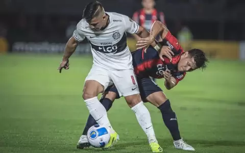 Olimpia y Cerro Porte�o empatan sin goles en el Cl�sico copero