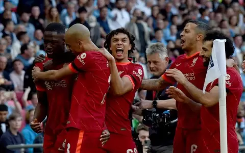 Liverpool elimina a Manchester City en un partido para el recuerdo