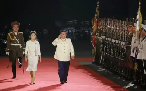 Kim Jong-un promete intensificar el programa de armas nucleares