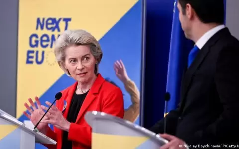 Von der Leyen: "El contrato con Rusia es pagar en euros o d�lares"