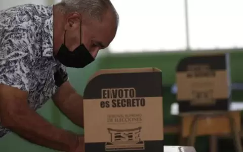 Abren los centros de votaci�n en la segunda ronda presidencial en Costa Rica