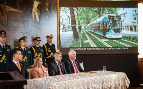 Proyecto Tren de Cercan�as ser� remitido al Congreso