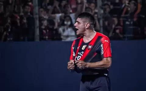 Cerro Porte�o golea, alcanza la cima y acaba con el invicto de Libertad