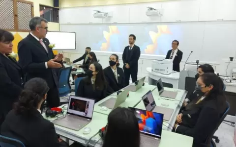 MEC inaugura aula innovadora para incorporaci�n de TIC en la educaci�n