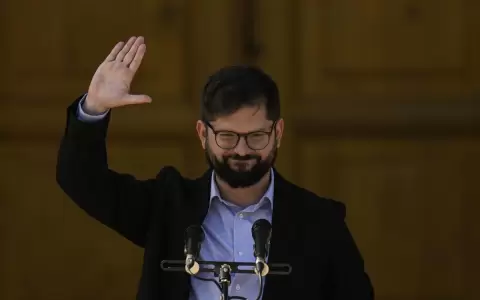 Popularidad del presidente Boric cae 36 % en menos de dos meses de haber asumido