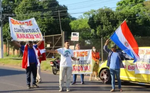 Conductores de plataformas se manifiestan contra suba del combustible