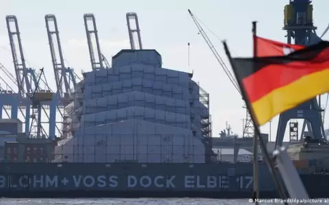 Alemania embarga megayate de oligarca ruso Alisher Usmanov