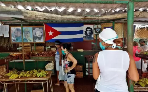 La Habana: obligan a ciudadanos a comprar en tiendas del municipio donde viven