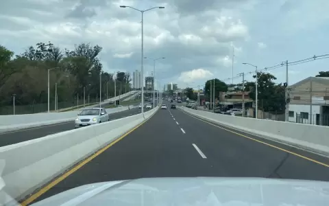 Corredor Vial Bot�nico tiene un carril clausurado por problemas en estructura