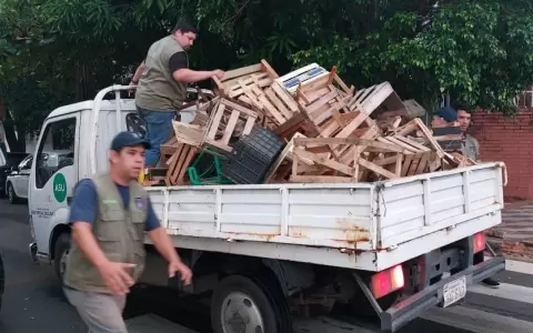 Despejaron lugares �reservados� por cuidacoches en adyacencias del Poder Judicial