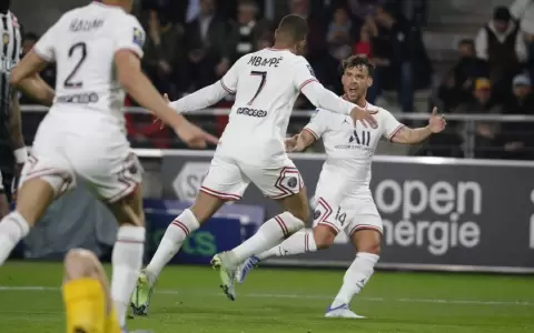 Paris Saint-Germain golea a Angers y queda a un paso del t�tulo