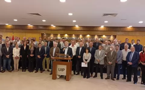 Empresarios a favor de la "Ley Riera" que penalizar�a los cortes de rutas