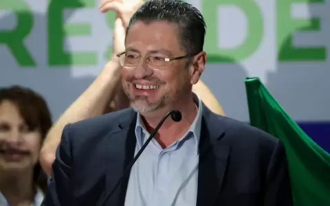 El economista conservador Chaves gan� balotaje presidencial en Costa Rica