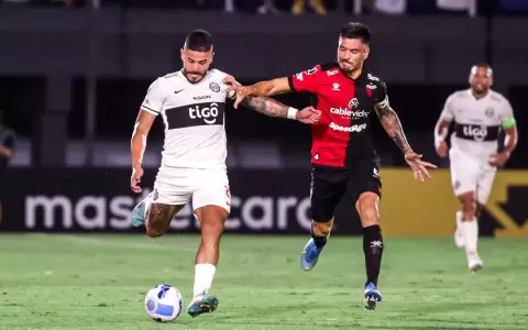 Olimpia empata ante Col�n y permanece en el �ltimo lugar