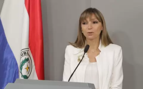 Quieren �desprecarizaci�n� con aumento salarial, dice Carla Bacigalupo