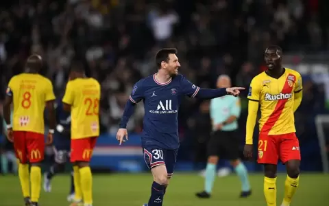Messi convierte un golazo y PSG se consagra campe�n de la Ligue 1