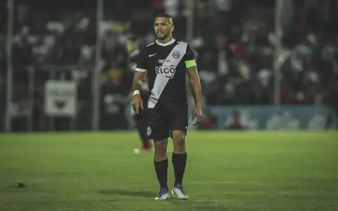 Olimpia y 12 de Octubre igualan en partido con pol�mica sobre el final