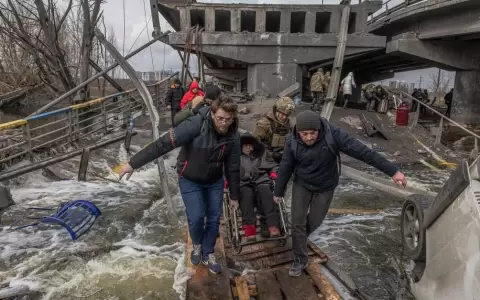 Ucrania reabre corredores humanitarios tras cerrarlos por ataques rusos
