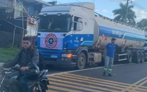 Transportistas de surtidores privados protestan con cierre de rutas