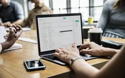 �Buen regalo por el 1� de mayo!: algunas empresas mejoran salarios debido a crisis agobiante
